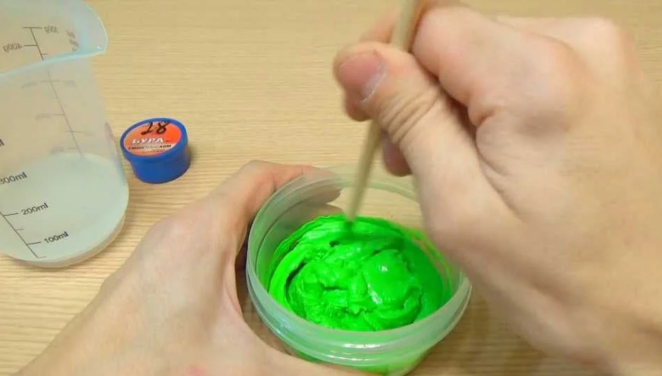 Протрите руки