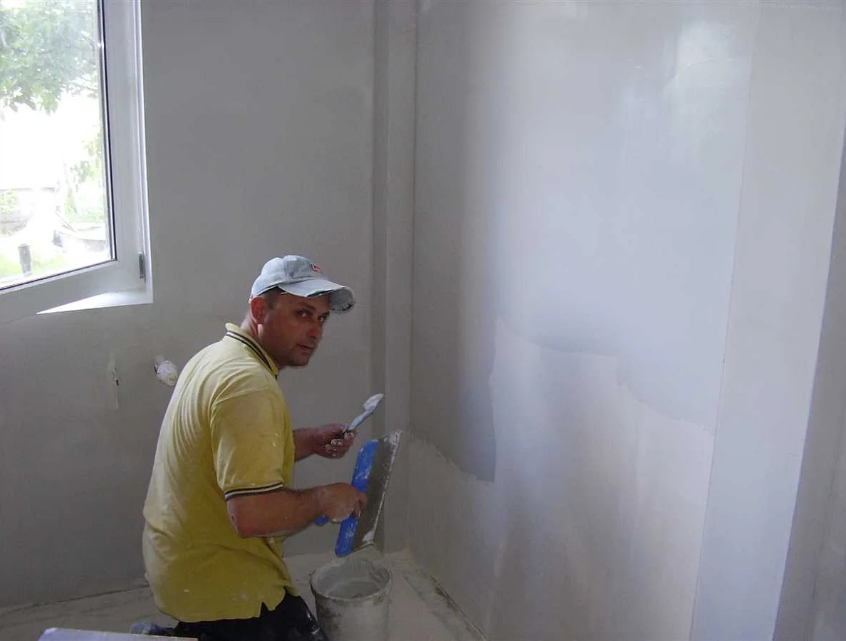 Отшпаклеванная стена: какой должна быть ее внешний вид