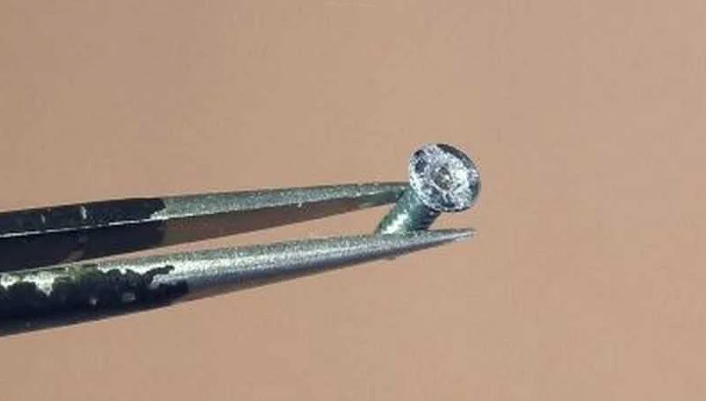 Как легко выкрутить пробку с сорванными внутренними гранями ...