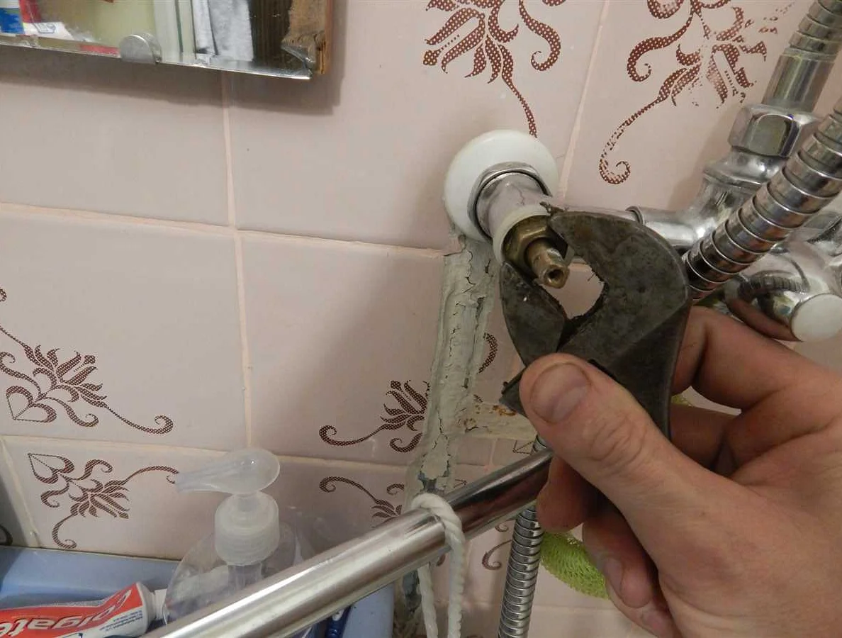 Как закрутить болт без ключа: лайфхаки и советы