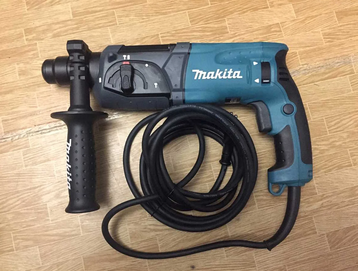 Каковы преимущества Makita hr2470x15?